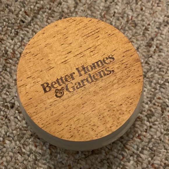 Better Homes Candles - Honeysuckle - Picture 5 of 5